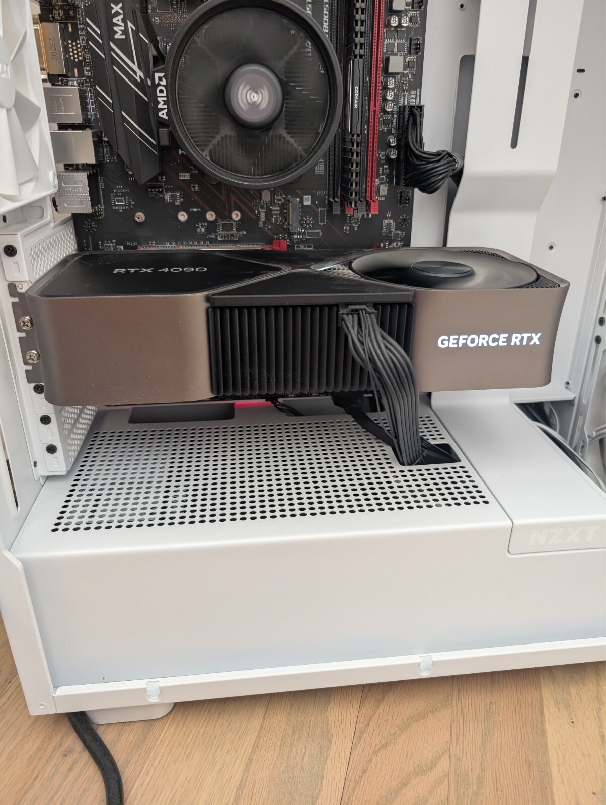 NVIDIA Founders Edition GeForce RTX 4090 24GB GDDR6X - Graphics Card - Excellent